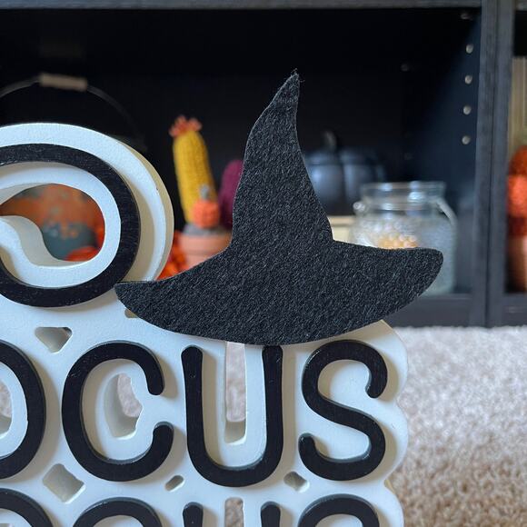 Target Hocus Pocus Witch Hat Table Top Sign Halloween Decor NWOT - Picture 5 of 16